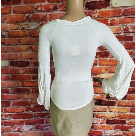 Free People To The Tropics Rayon Top Large NWT - Picture 4 of 4